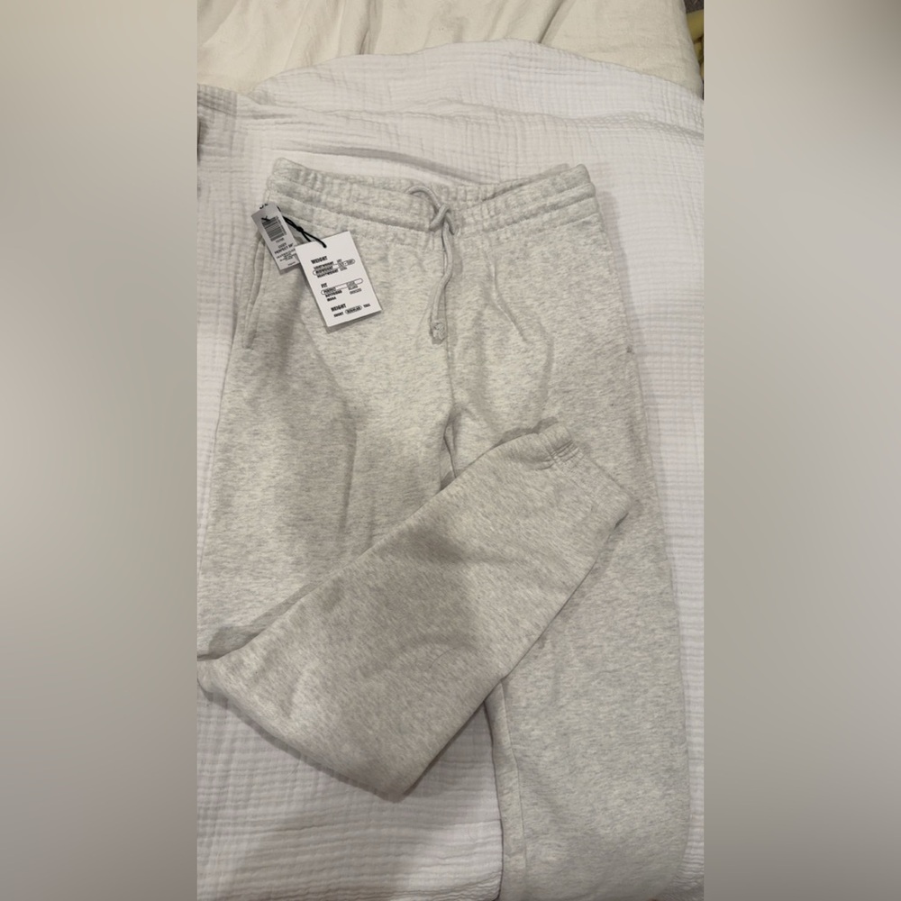 Women’s Gray Aritzia Sweatpants
